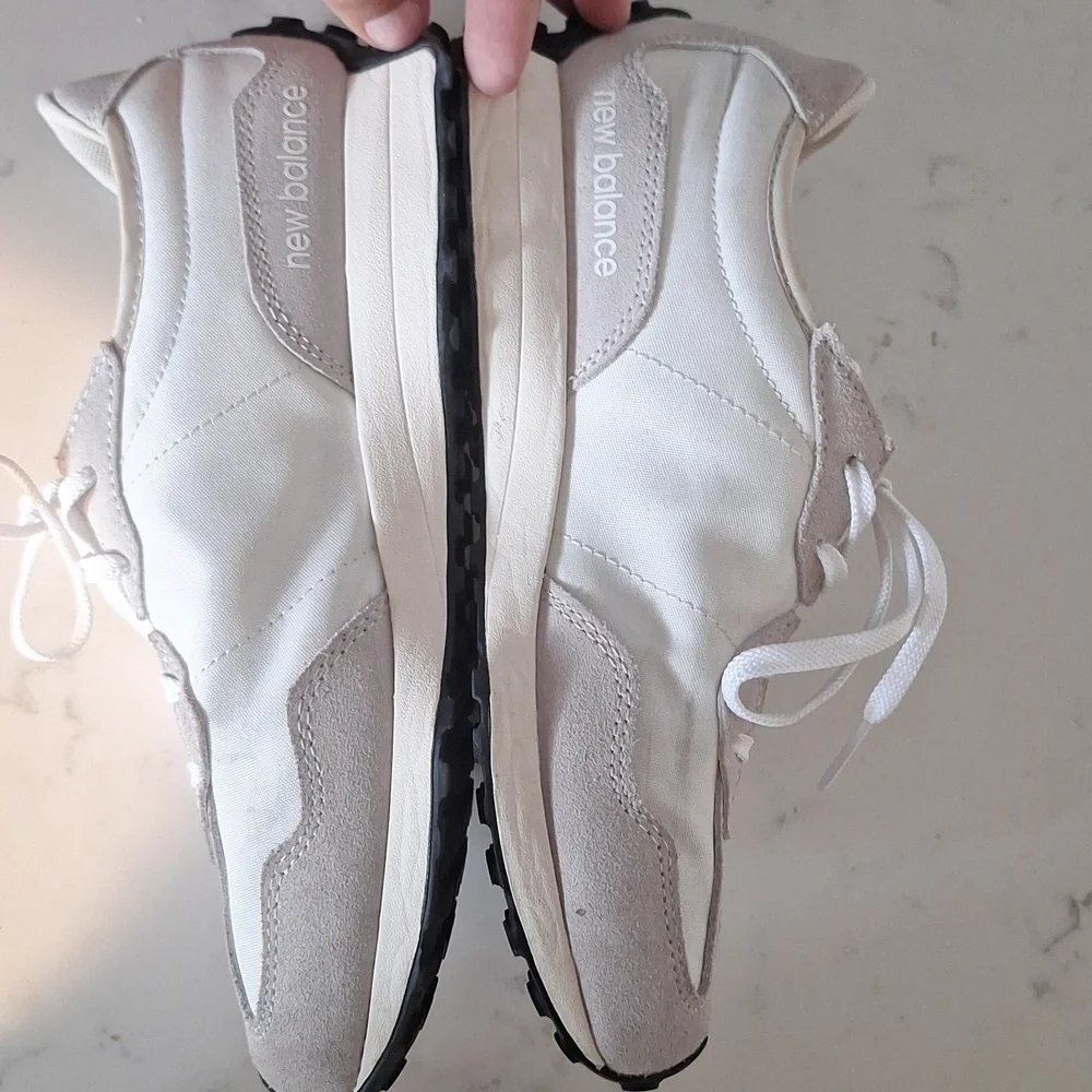 New Balance 327 Kids Size 6 Womens Size 8 - Picture 2 of 5